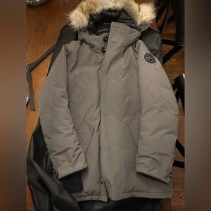 Canada Goose Men’s Edgewood Parka Black Label size Medium - like new!